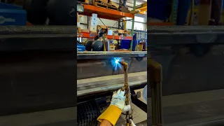 Preheating the metal before a weld