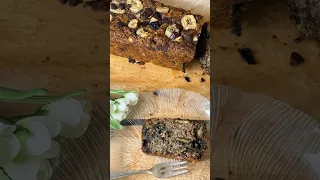 Veganes und super saftiges Bananenbrot mit Walnüssen und Heidelbeeren!! 5min Rezept #shorts #banana