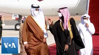 Saudi Crown Prince Greets Qatar Emir After Embargo Lifts