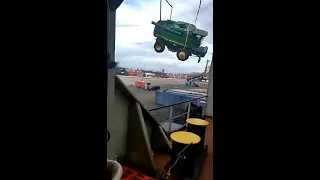 Fatal accident with John Deere S790 Combine [20 tonnes fell in the gap] #Shorts