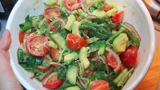 AVOCADO SALAD! How tasty, quick and healthy to prepare an avocado salad? Recipes