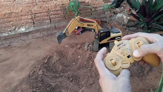 rc escavator   huina 1550   como funciona no controle remoto