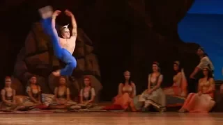Сергей Полунин делает огромный балет прыжки в 1080HDd!