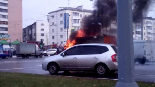 На проспекте Гагарина горит "Газель"