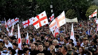 Многотысячный митинг в поддержку властей и "закона об иноагентах"