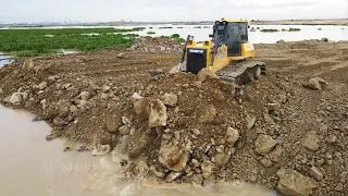 Wonderful mighty machines skill operator rock stone pushing Bulldozer SHANTUI DH17C2 & SHACMAN Truck