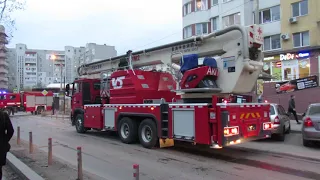 10 Fire trucks with lights, 4 fire trucks with siren,lights and horns