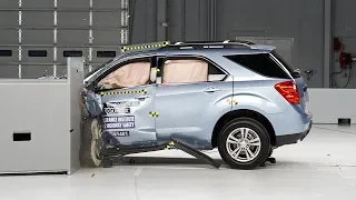 2014 Chevrolet Equinox driver-side small overlap IIHS crash test