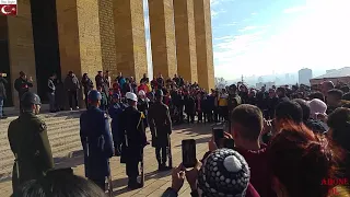 ANITKABİR ASKERLERİN NÖBET DEĞİŞİMİ - TÜYLER ÜRPERTEN ASKER