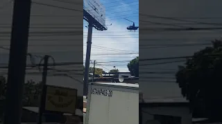 helicoptero aterriza de emergencia en medio de la calle en El salvador