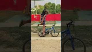 😂los que quieren llevar  la bicicleta se llevan una sorpresa 😂