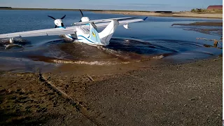 Небо, вода, земля! Покоряет три стихии Гидросамолет Л-42М