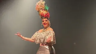 "Mamãe eu quero", Carmen Miranda no antigo Cassino da Urca (apresentação da drag queen Zelda)