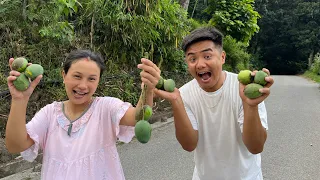 Aap chorda jhandi marina // Bura Bure enjoying Kacho aap (mango)