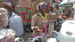 ASKING MARKET WOMEN TO KEEP THE CHANGE, GHANA MAKOLA