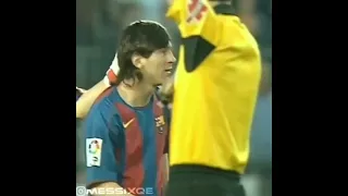 Primer gool de Messi en el Barcelona pase de Ronaldinho