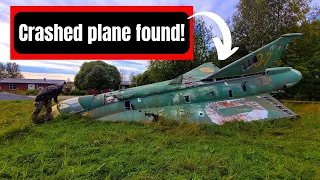 😳 Incredible location! Wrecked airplanes, tanks and military vehicles just rust away here!