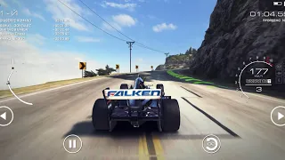 Играю в GRID™ Autosport на iOS