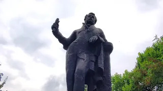 Прогулка по Бердянску  Памятник А.С. Пушкину Памятный знак КРЕСТ в Бердянске Сквер Пушкина Бердянск