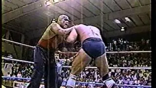 WWC: Carlos Colón & Scott Hall vs. TNT (Savio Vega) & Atkie Mulumba (1990)