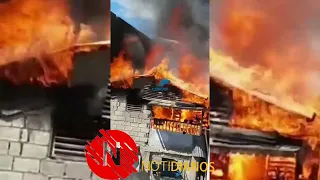 De Último minuto!! Varias casas en llamas en un incendio en Gurabito Santiago #notidianosrd