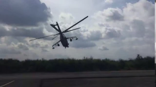 Mi-24 extremly low flyby