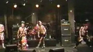 Red Hot Chili Peppers cover a AC/DC back in black
