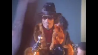 Doggy Dogg World (Explicit) [Music Video] - Snoop Dogg x Tha Dogg Pound x The Dramatics | Doggystyle