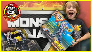 Monster Truck Toys - 📦  UNBOXING New 2020 Monster Jam BREAK FREE Playset with Max D!