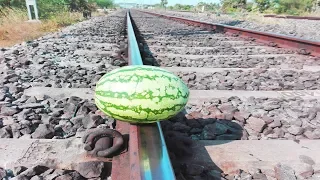 WATERMELON vs TRAIN🚇