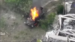 Ukrainian forces destroyed for the first time a Russian 2S4 Tyulpan with a huge blast