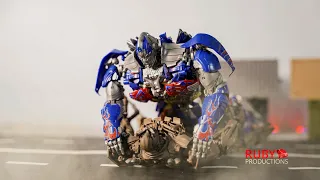 Transformers  Stop Motion Animation Chapter 2: OPTIMUS PRIME vs SCOURGE