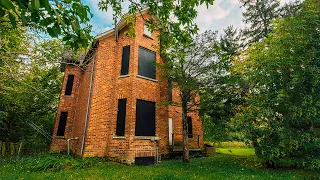 Exploring a creepy ABANDONED 1930's Victorian Home l WHAT HAPPENED HERE!??