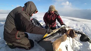 НА АЭРОЛОДКЕ К ЗАТОПЛЕННОМУ ДУТИКУ ЗА ВЕЩАМИ !!! ПОМОГЛИ СИБИРСКОМУ РЫБАКУ !!!