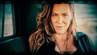 Beth Hart - Try A Little Harder (War In My Mind)