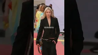 GIGI HADID LEADING THE STELLA MCCARTNEY SS'23 FINALE #runway #model #viral