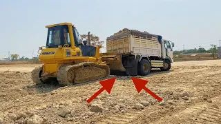 Amazing!!! D61ex Bulldozer use skill to push 5Ton truck stuck in mud fields and complete landfill…