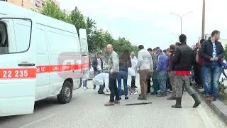 A1 Report - Tirane, Benzi perplas kembesorin ambulanca 30 minuta me vonese