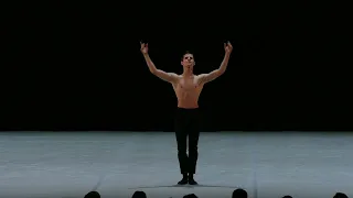 Atónio Casalinho dances 'Grinding the Teeth'