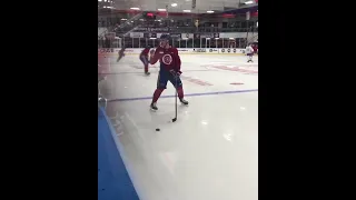Juraj Slafkovsky plays Rock-Paper-Scissors with fans and gave the puck