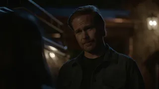 Legacies 4x20 Hope and Alaric say goodbye. Hope sends the weapon to Josie