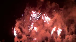 Walt Disney World Epcot: Illuminations: Reflection of Earth