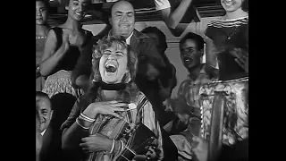 Cairo Station (1958) by Youssef Chahine, Clip: Hannuma dances withe the cool, Egyptian hipsters!