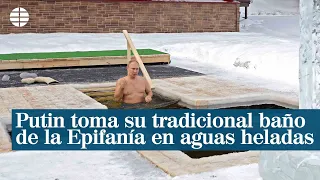 Putin toma su tradicional baño de la Epifanía en aguas heladas