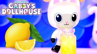 Making a Super Sugar Scrub with Mercat 🍋 | GABBY'S DOLLHOUSE TOY PLAY ADVENTURES