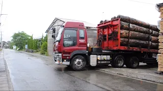 ギガ原木トレーラーバックと荷下ろしから退場