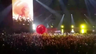 Twenty One Pilots - balloon ride - Barclay' s Center 1/17