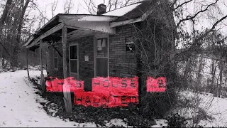 THIS HOUSE IS HAUNTED! ABANDONED SHACK HOUSE - URBEX