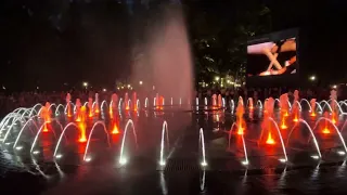 Композиция «Калина красная» в исполнении Петра Данга на открытии фонтана в Блонье