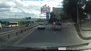 ЧП Красноярск ДТП - Видео с регистратора ДТП на Белинского.